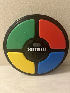 Hasbro Gaming Simon Says 2015 Memory Electronic Game - Batteries Not Included - Picture 1 of 3