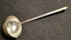 Cucharón de salsa de acero inoxidable vintage Taiwán de 6" mango curvo - Imagen 1 de 2