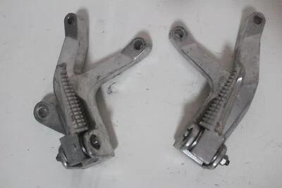 Yamaha YZF600R 1998 juego de clavijas de pasajero trasero par Foto 1 de 3