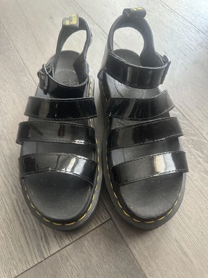 Sandalias Dr. Martens Blaire para mujer talla 9 charol gladiador zapatos gruesos Foto 1 de 4