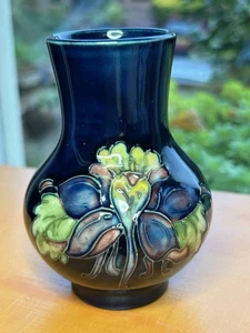 Moorcroft Pottery Anemone 11cm vase blue ground minimal crazing excellent - Picture 1 of 9