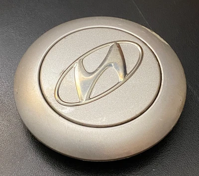 Hyundai Entourage 2007-2010 OEM tapa central cubierta de cabina de buje 52960-4D100 Foto 1 de 4