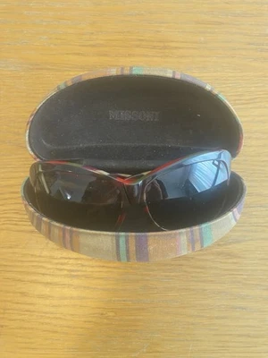 Faltan gafas de sol  Foto 1 de 4