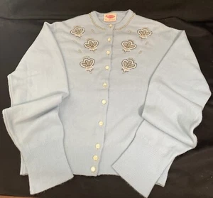 Damen Vintage 1950er Kerrybrooke Strickjacke babyblau Pullover mit Perlen & Perlen/S-M - Bild 1 von 9
