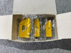 Merten System M 393903 Zentralplatte für Not-Ausschalter Thermoplast 5 stk. - Bild 1 von 2