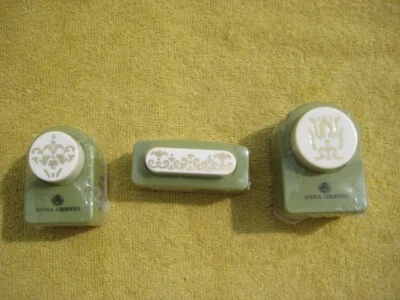 Лот из 3 бумажных перфораторов Anna Griffin Fleur De Lis Flourish Heart носители на всю ночь - Изображение 1 из 4