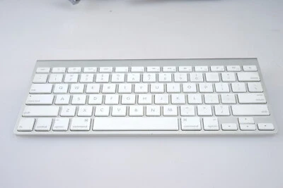 APPLE A1314 Bluetooth Wireless Keyboard - Working - Image 1 of 4