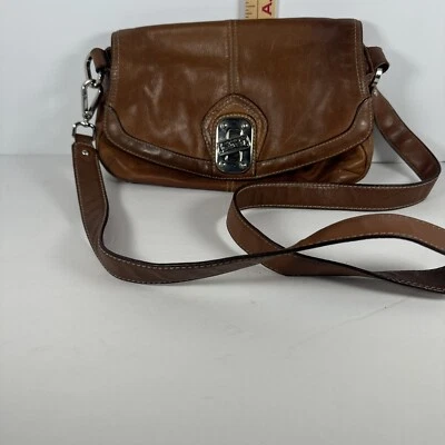 Bolso de hombro Sophia Caperelli de cuero con forro de leopardo negro Foto 1 de 4