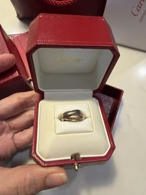 Solid 18k gold must de cartier trinity ring 7.96 grams - sz 5.5 - Image 1 of 4