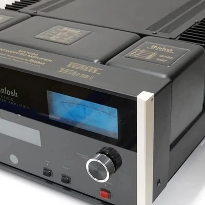Amplificatore di potenza integrato McIntosh MA7200 funzionante con trasformat... - Immagine 1 di 4