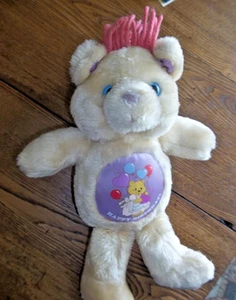 Peluche orso vintage anni 90 meritus buon compleanno raso viola pancia filato capelli 14" EXC - Foto 1 di 6