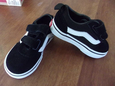 Nuevos zapatos Vans Ward V para niños pequeños talla 5 T Foto 1 de 4