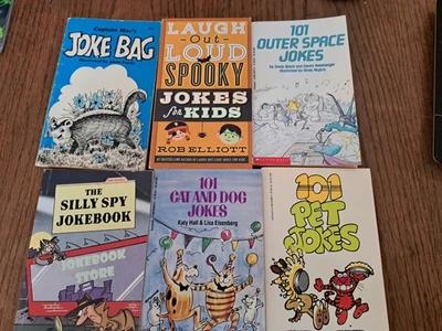 Lot of 6 Vintage SCHOLASTIC 101 JOKES Books Kids outer space, pets, spooky, spy - Image 1 of 4