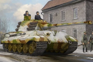 84532	Hobby Boss: Pz.Kpfw.VI Sd.Kfz.182 Tiger II (Henschel Feb-1945 Production)  - Picture 1 of 12