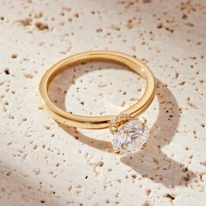 1.00 Carat D Color VS1 Clarity Round Cut Lab Grown Diamond Engagement Ring - Picture 1 of 9