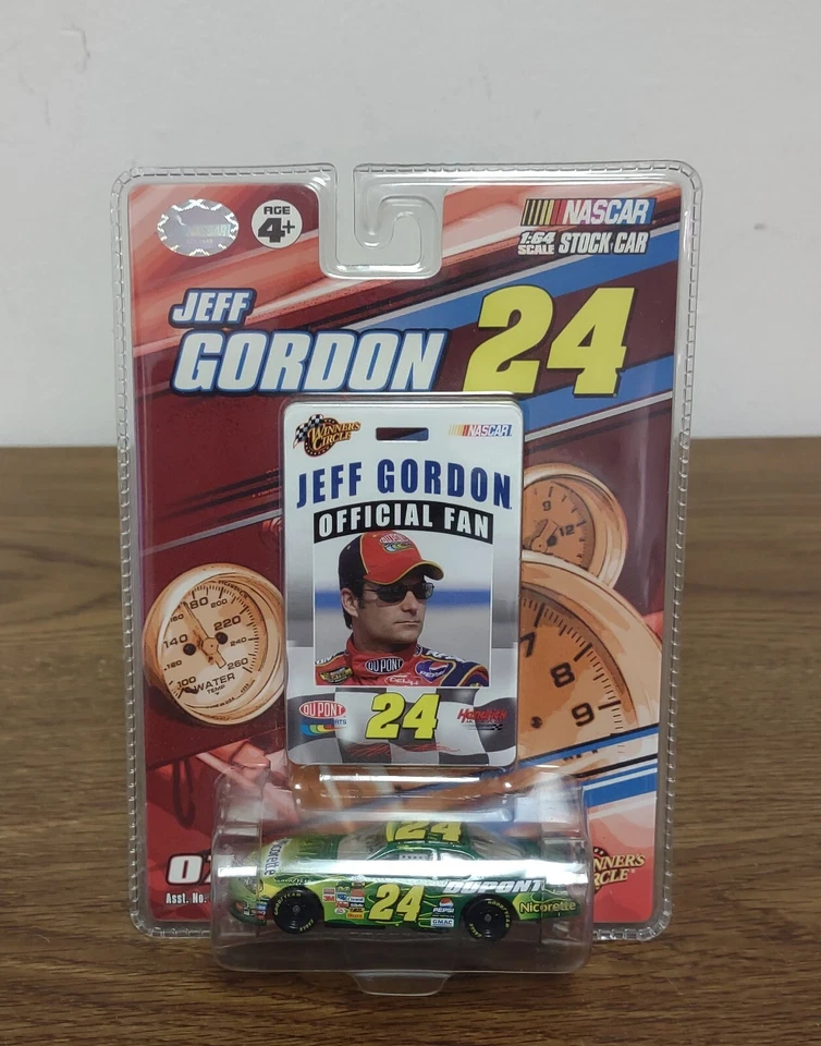 Winner's Circle Jeff Gordon #24 Nicorette Official Fan 2007 NASCAR Diecast 1 64