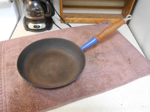 LE CREUSET France #24 Blue Enamel/Cast Iron Skillet w/Teak Handle INTERIOR STAIN - Picture 1 of 4