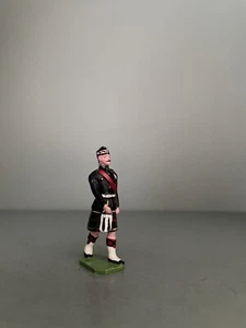 Lead Toy Soldier. Canadian Scottish Regiment NCO on parade by Ducal. - Picture 1 of 8