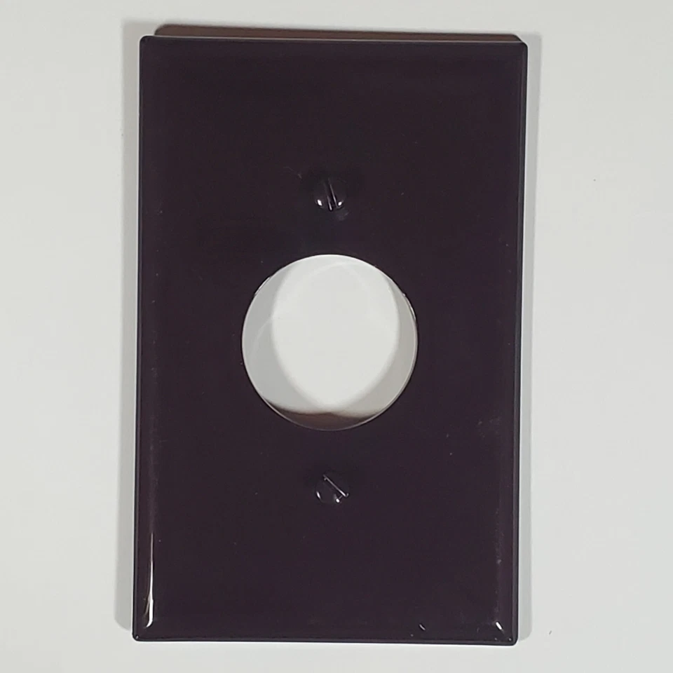Cubierta de placa de pared marrón redonda de 1,40" 1 velocidad de salida de receptáculo único Cooper PJ7B Foto 1 de 1