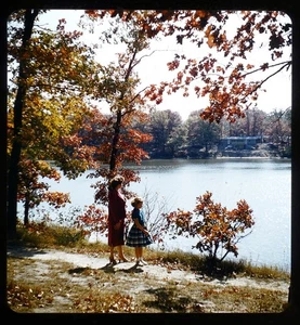Mother & daughter @ Lake George Hobart IN - Fall 1956 Stereo Realist slide #1935 - Picture 1 of 3