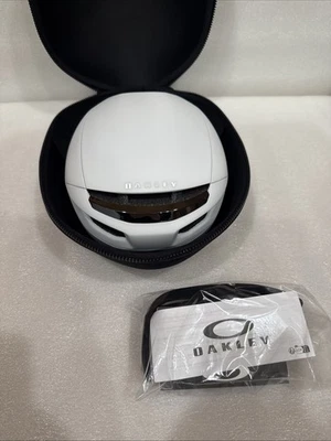 Oakley ARO7 LITE  Bike Helmet Matte White FOS901772 Small New $260 - Image 1 of 4