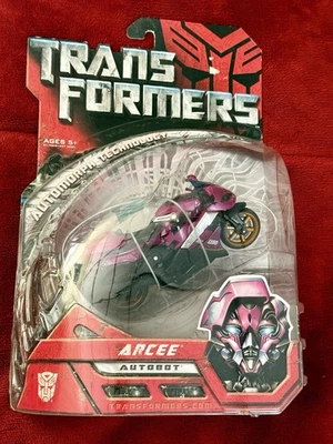 Hasbro Transformers 2007 Movie Deluxe Class Autobot Arcee New Sealed - Image 1 of 3