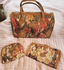 Vintage Boho Adolfo Floral Weekender Reisetasche Reisegepäck 3-teiliges Set - Bild 1 von 23