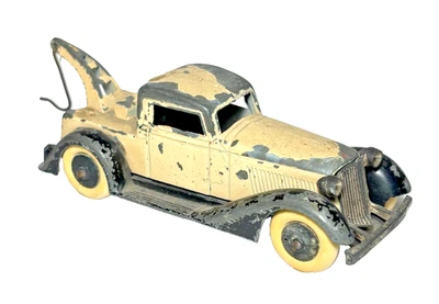 Vintage 1930’S Tootsie Toy No 806 Graham Wrecker Tow Truck - Image 1 of 4