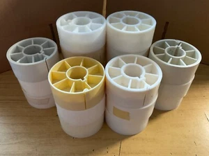 20 X 35MM CINE FILM PLASTIC CORES BOBBINS. - Picture 1 of 1