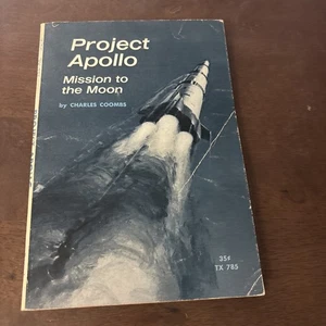 PROJECT APOLLO Mission to the Moon Charles Coombs 1967 Scholastic Paperback - Imagen 1 de 18