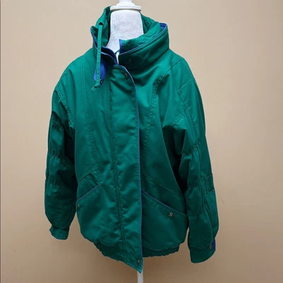 IZZI Green Jacket with Red Lining - Image 1 of 4