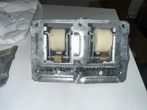 E1 Genuine OEM GE Refrigerator Leveling Leg Front WR02X12274 Set - Picture 1 of 2