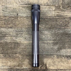 Maglite Mini Pro 2 AA Battery Powered LED Flashlight Ultra Bright Portable - Picture 1 of 4