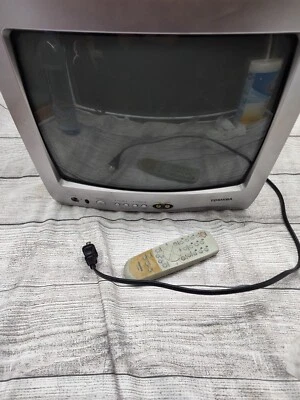 Toshiba 13a24 13 inch CRT Color TV Retro Gaming TV with Remote & Original Box - Image 1 of 4