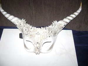HALLOWEEN MASK Plastic M /L - Picture 1 of 4