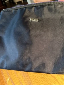 Tumi For Delta Pouch Small Toiletry Makeup Zippered Bag Black with Purple Lining - Picture 1 of 7
