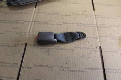 TOYOTA CELICA 2000 2001 2002 2003 2004 2005 CINTURÓN DE SEGURIDAD TRASERO IZQUIERDO HEBILLA MOLDURA FF23 Foto 1 de 4