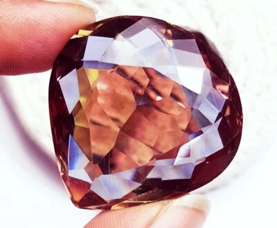 Color Changing Quartz Loose Gemstones 94.00 Ct Certified With Free Gift - Image 1 of 4