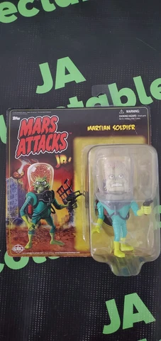 Topps 2014 Mars Attacks Martian Soldier -Rare Cover
