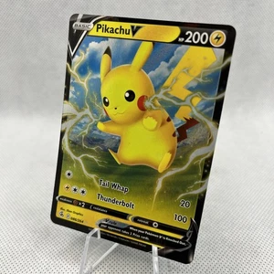 Pikachu V Ultra Rare SWSH08: Fusion Strike 086/264 NM Holo - Picture 1 of 4
