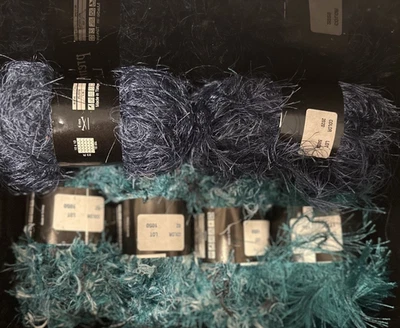 Lote de Patones Hilo de Pestañas Allure - Verde azulado y Azul Marino - 8 Madejas Divertida Textura de Piel Foto 1 de 2