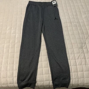 Air Jordan Boys Dri-Fit Jogger Size Large Color Grey Black - Picture 1 of 2