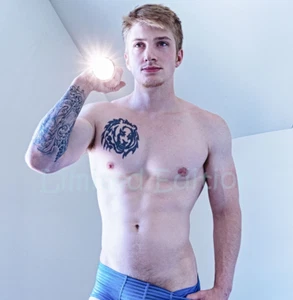 Foto guapo hombre desnudo físico interés gay edición limitada 8,5x11 9,20 - Imagen 1 de 2