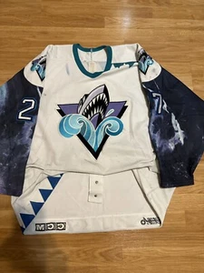 Game Worn CCM QMJHL Rimouski Océanic Hockey Jersey 56 CHL White 90’s NOBR - Picture 1 of 4