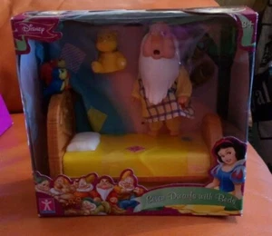  DISNEY PRINCESS SIMBA SEVEN DWARFS WITH BEDS SLEEPY SNOW WHITE 3+ REF7335  RARE - Picture 1 of 7