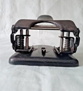 Vintage Metall Doppellocher – funktionsfähig ohne Papierführung Industrie Design - Bild 1 von 9