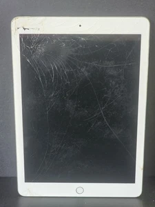 Apple iPad Pro 1st Gen (A1673) - 9.7" - 32GB - Silver - Faulty Smashed Screen - Picture 1 of 7