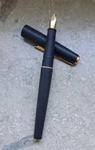 Rotring Renaissance Kolbenfüller mit Gold? M Feder im guten Zustand - Bild 1 von 6