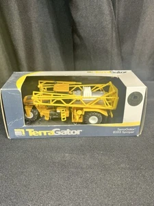 NEW RARE AG CHEM TERRA GATOR 8103 SPRAYER 1/64 LIMITED EDITION 2338/2500 NEW - Picture 1 of 10