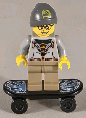 LEGO Street Skater Minifigure Series 4 8804 - Image 1 of 4